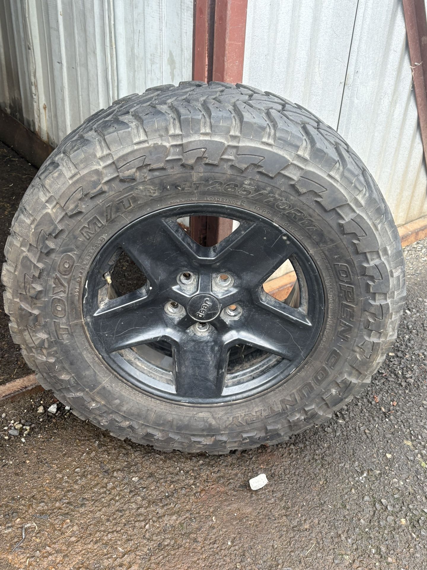 Toyo 265/70r17