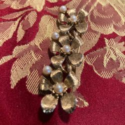 1950s Bar Pin W/ Pearls