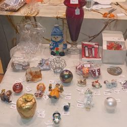 Assorted Vintage Holiday Decor/ornaments priced in photos obo