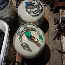 5 Gallon Propane Tanks FULL - 2 Ea