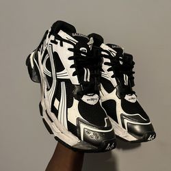 Balenciaga runners
