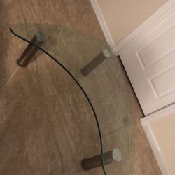 Beautiful Glass Coffee Table With 3 Legs, 