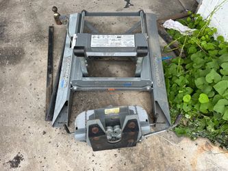B&W COMPANION FIFTH WHEEL HITCH
