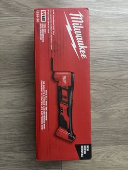 Milwaukee M18 18V Lithium-Ion Cordless Oscillating Multi-Tool (Tool-Only)