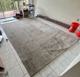 $10 - Large Boho Area Rug