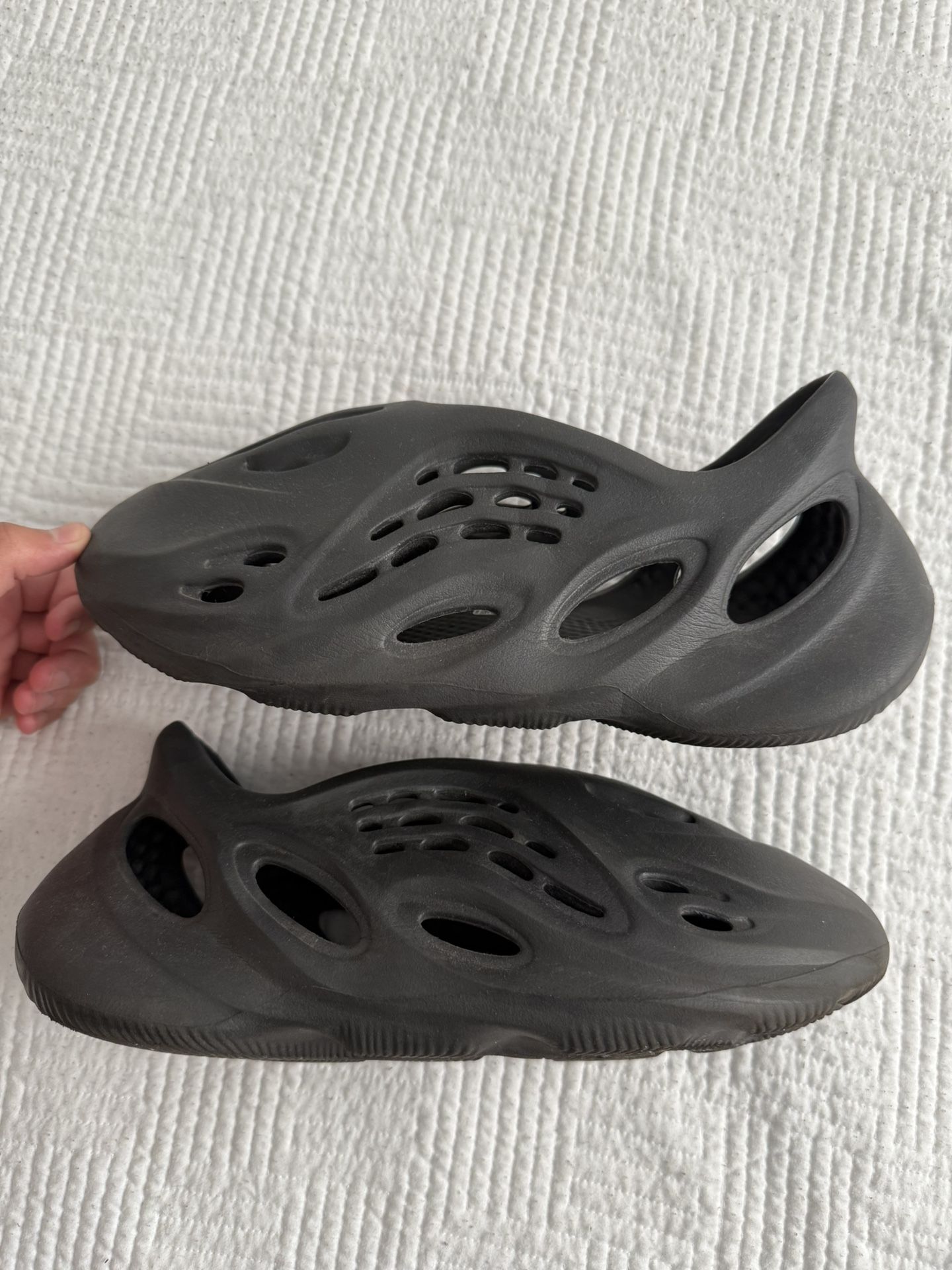 Yeezy Foam Runner Onyx Size 10