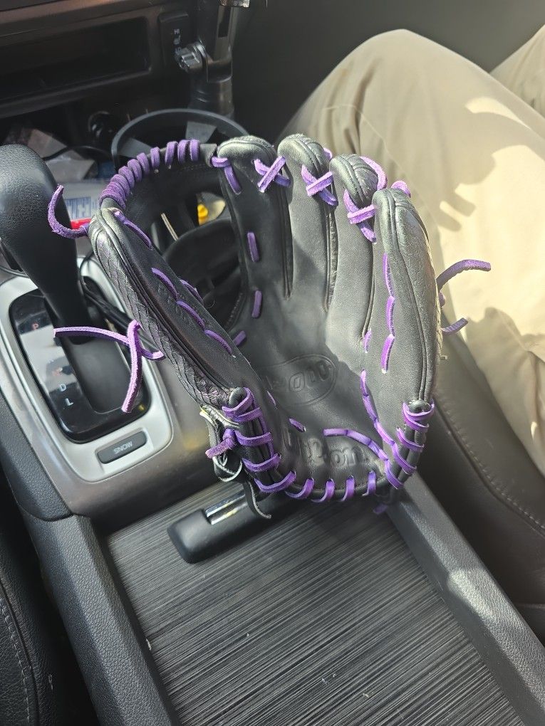 Outfield Baseball Glove