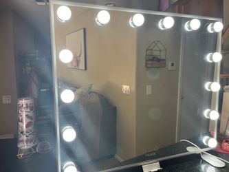 Vanity mirror