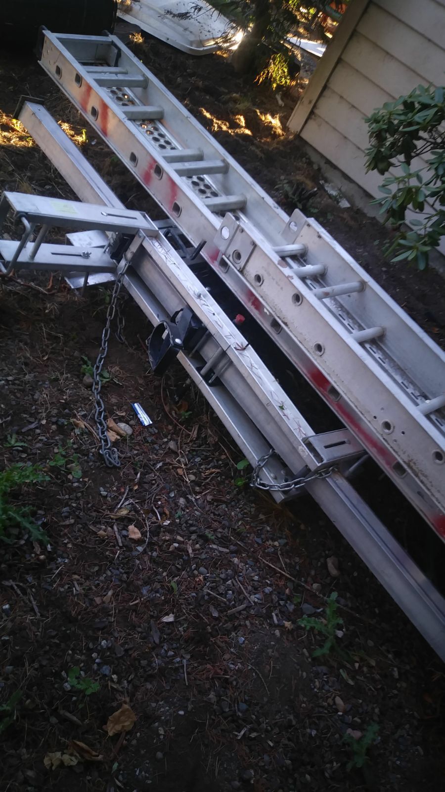 siding plates and poles. planchas y postes de siding