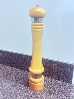 Large Pepper Grinder 