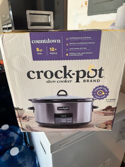 BRAND NEW 8qt digital crockpot