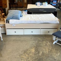 Twin Captains Bed. 3 Drawers