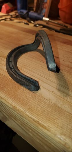 Weld on/bolt on horseshoe drum smoker lid handle