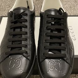 New Gucci Sneakers $680+tax
