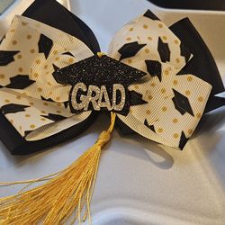 Graduation bows