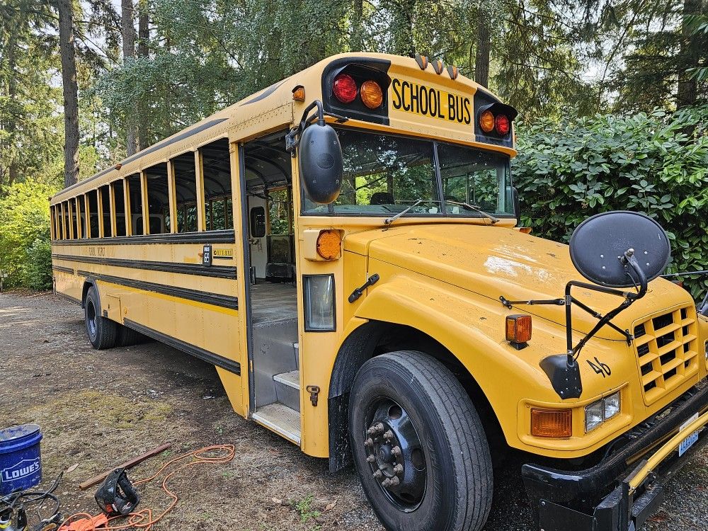 2007 Blue Bird Skoolie Conversion - 40ft Base Ready for Roof Raise + 10kW Kubota Diesel Generator! $10k Total (OBO)