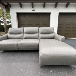 Couch/Sofa Sectional - LIKE NEW -  Leather - Delivery Available 🚛