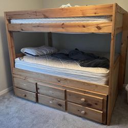 Full/Full/Twin Bunk Bed with Trundle And Drawers