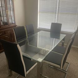 Clear dining table set 