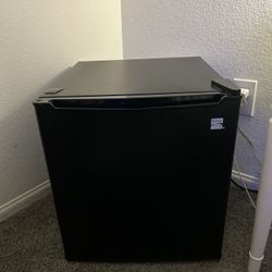 Kenmore Mini Fridge 