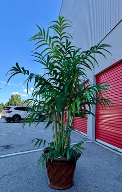 8 FOOT ARTIFICIAL PALM TREE
