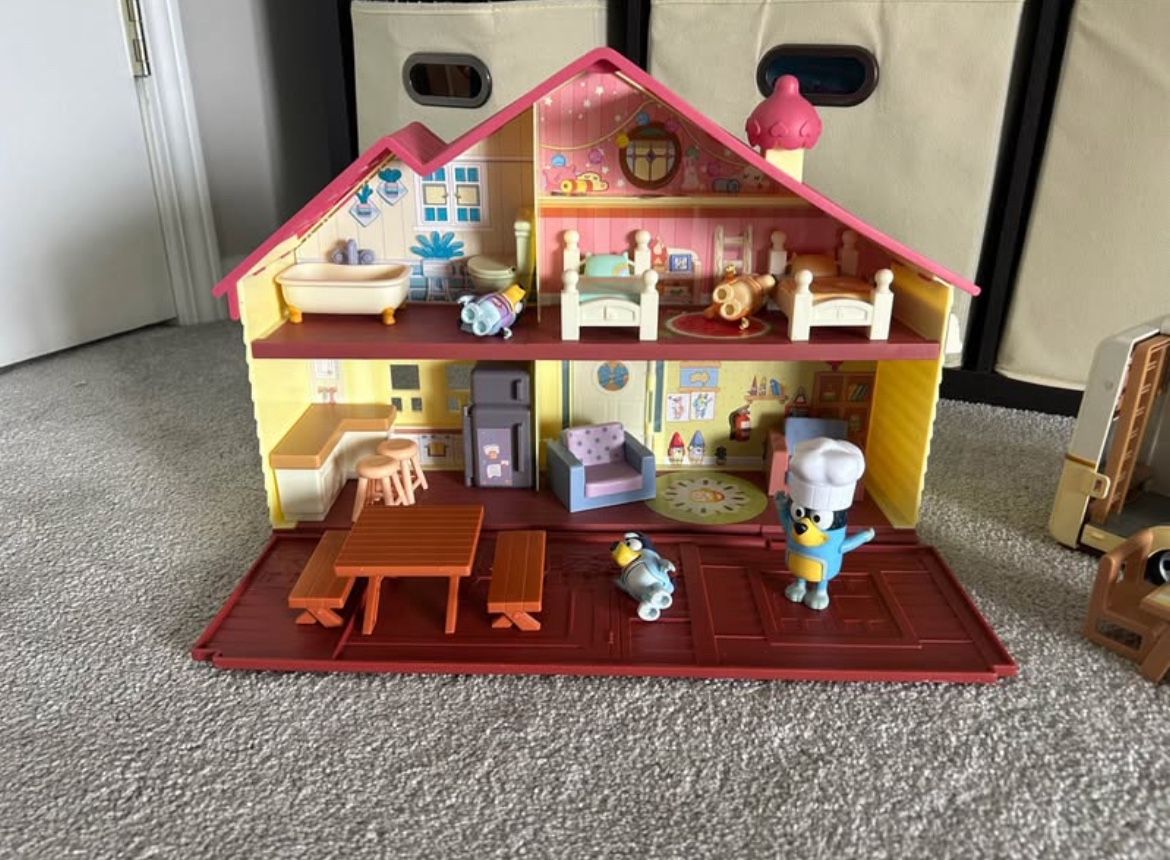 Bluey Playset Bundle: Family House + Caravan Adventure + Bus