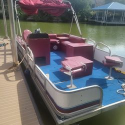 Pontoon Boat On Eagle Mountain Lake