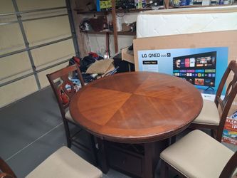 Dinning room table