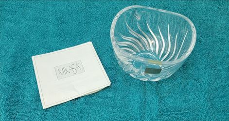 Mikasa Cadence 4 1/2" Crystal Bowl New in Box Made in Germany SN068/713