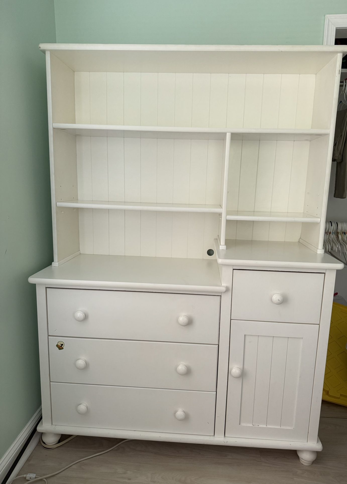 Dresser and Hutch