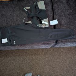 Nike leggings and bra XL