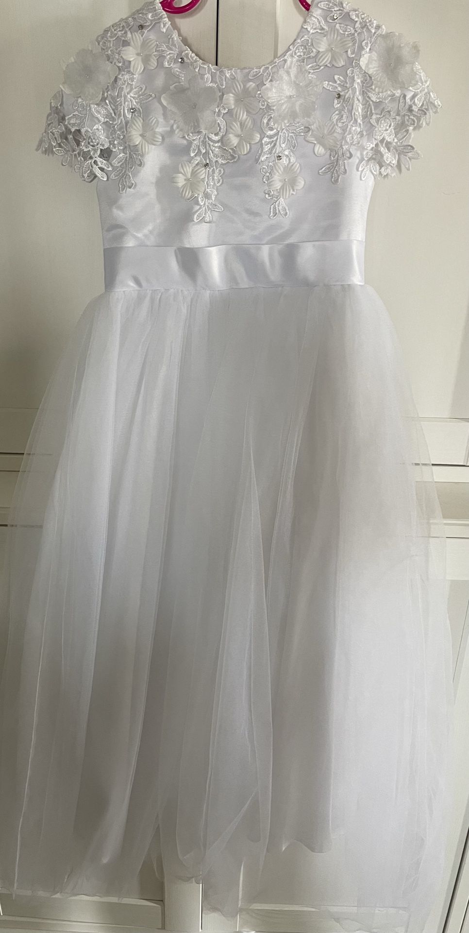 Girls Size 6/7 White Flower Girl/ Princess Dress Up / First Communion Dress