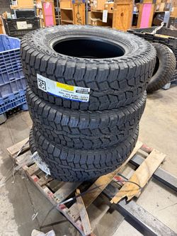tires LT275/70/R18
