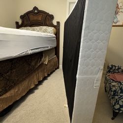 Queen Mattress And Box Spring 