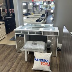 Makeup Vanity Mirrored ( Only 39 Down)