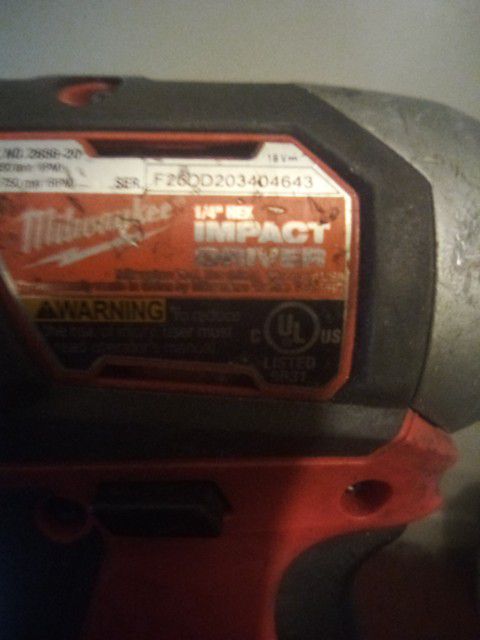 M18 1/4 Milwaukee Impact Drill