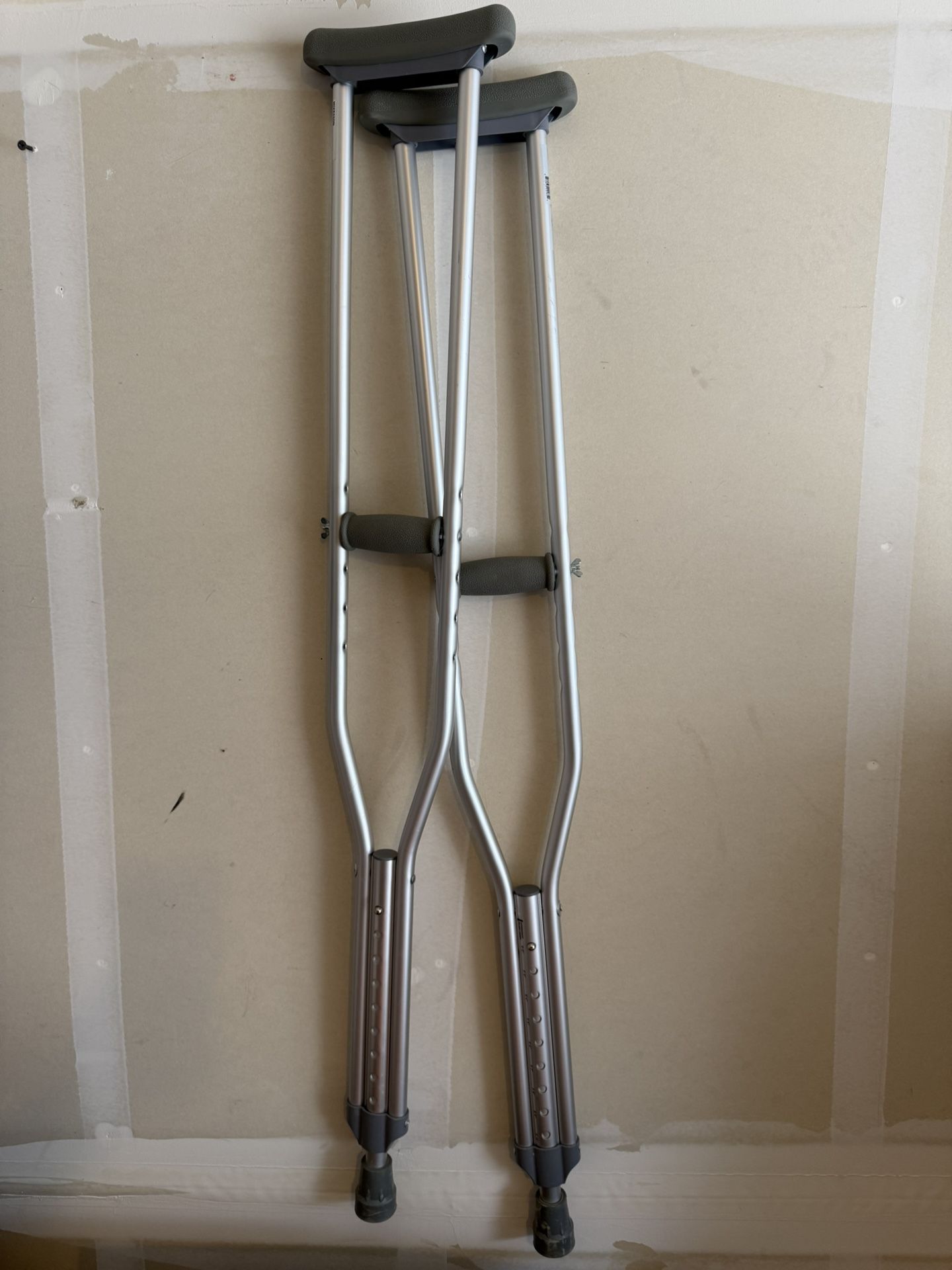 Crutches Used 1x $20