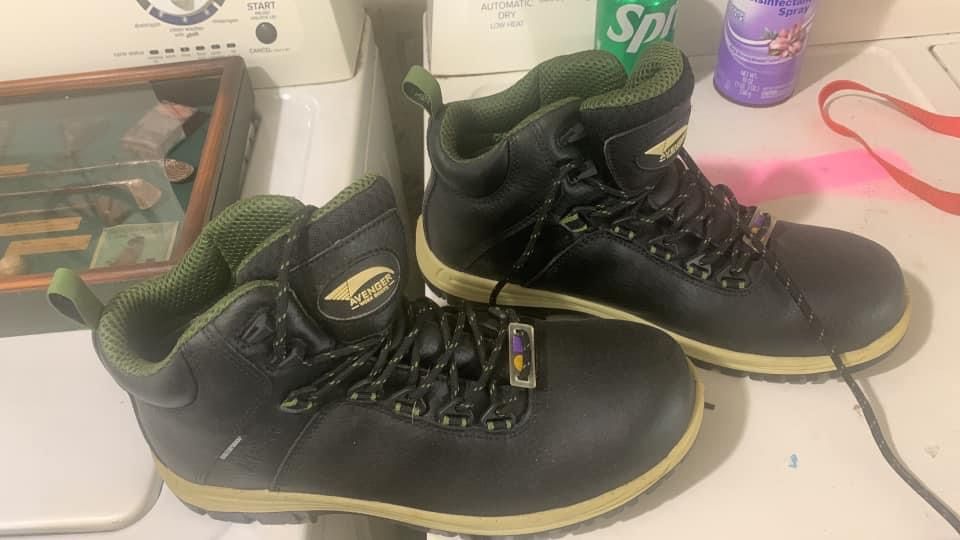 Avenger Breaker Safety Toe Work Boots, Black Leather