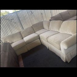 Smoke free pet free sectional couch great condition we sell them all the time