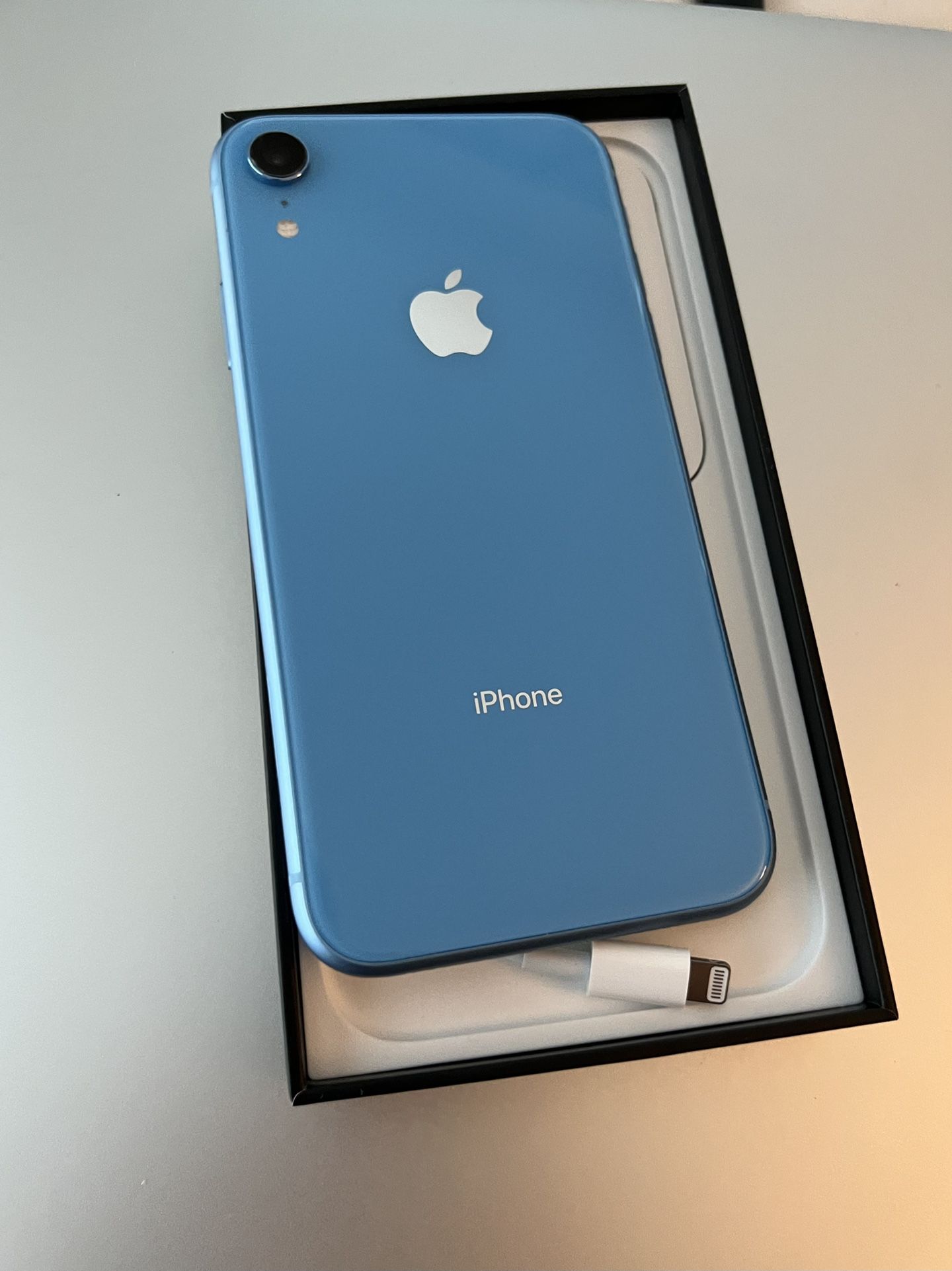 Iphone XR 64GB BLUE ANY CARRIER iPhone XR 64GB blue