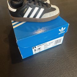 Adidas’s Sambas Size 5.5 Toddler 