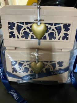 Snow White popcorn bucket