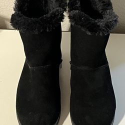 Black Boots (Size 9)