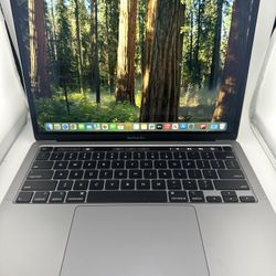 Apple MacBook Pro / 13.3 inch Touch Bar Retina Display / Core i5 / 16GB RAM / 512GB SSD