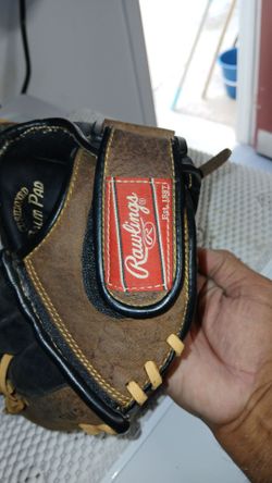 RAWLINGS baseball glove