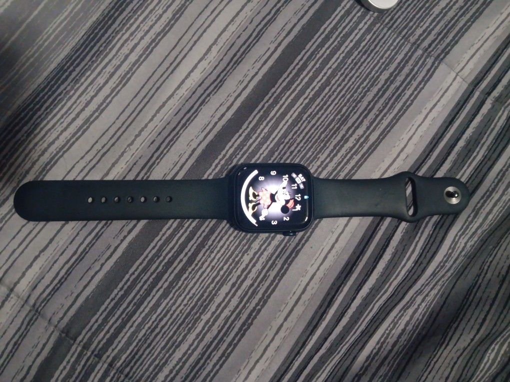 Apple Watch S8 45mi For Sale