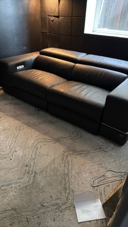Zuri Modern Genuine Leather Electric Couch