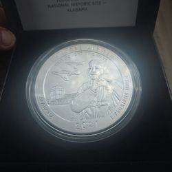 5 OZ Silver Coin from the US Mint. With box/COA