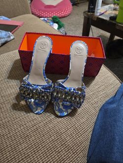 Tory Burch Valentina 8M
