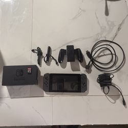 Nintendo Switch with Subnautica 1+2 and 16 gb sd card